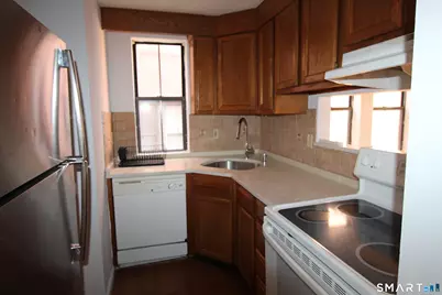 28 Essex Street #3A, Hartford, CT 06114 - Photo 6