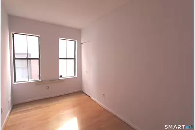 28 Essex Street #3A, Hartford, CT 06114 - Photo 4