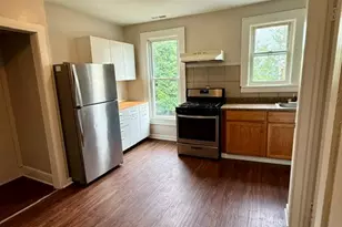 384 Gregory St, Bridgeport, CT 06604 - Photo 2