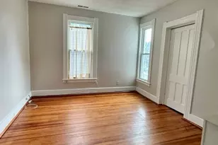384 Gregory St, Bridgeport, CT 06604 - Photo 8