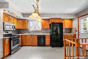 270 Clifton St, New Haven, CT 06513 - Photo 8