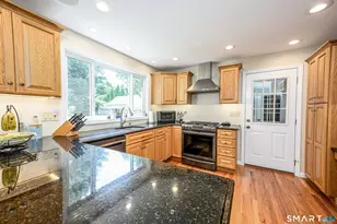 25 Wright Ln, Hamden, CT 06517 - Photo 14