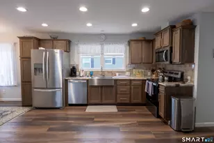 39 Greenlawn Dr, Danbury, CT 06810 - Photo 4