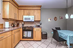 25 Charlton Hill Rd, Hamden, CT 06518 - Photo 20
