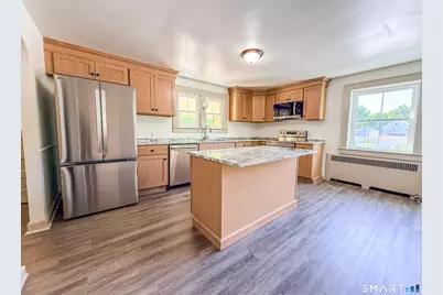 14 Pease Avenue #5, Middletown, CT 06457 - Photo 2