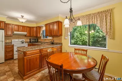 874 Heritage Village #A, Southbury, CT 06488 - Photo 4