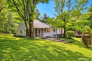 692 Elm St, Monroe, CT 06468 - Photo 2