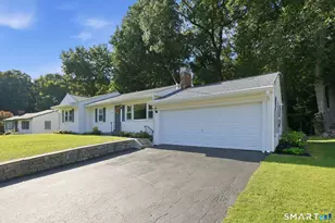 156 Robin Hill Rd, Meriden, CT 06450 - Photo 2