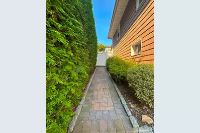 120 Pilgrim Drive, Greenwich, CT 06831 - Photo 4