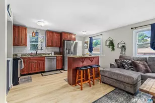 342 S Elm St, Windsor Locks, CT 06096 - Photo 8
