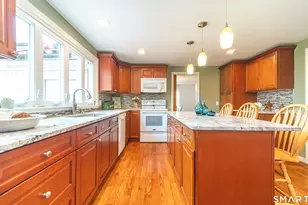 779 Ridge Rd, Middletown, CT 06457 - Photo 10