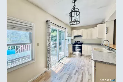 112 Ochsner Place, Bridgeport, CT 06606 - Photo 14