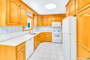 380 Farmington Ave, Waterbury, CT 06710 - Photo 2