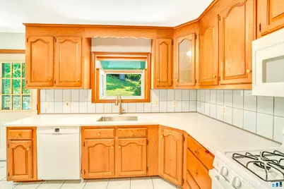 380 Farmington Avenue, Waterbury, CT 06710 - Photo 4