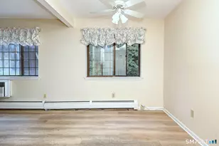359 Foxwood Ln, Milford, CT 06461 - Photo 10