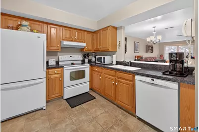 24 Manorwood Drive #24, Branford, CT 06405 - Photo 10
