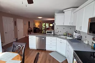101 W Main St, East Lyme, CT 06357 - Photo 14