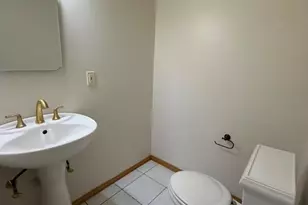 75 Leslie Rd, Bridgeport, CT 06606 - Photo 10