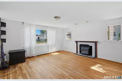70 Leslie Court, Bristol, CT 06010 - Photo 4