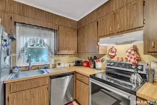 82 S 2nd Ave, Norwich, CT 06380 - Photo 14