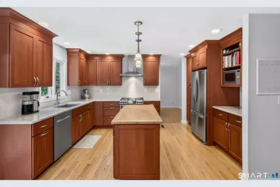 8 Antoinette Lane, Guilford, CT 06437 - Photo 4