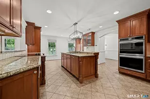 92 Thornwood Rd, Stamford, CT 06903 - Photo 4
