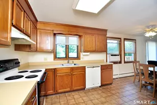17 Carpenter Ln, Windsor, CT 06095 - Photo 10