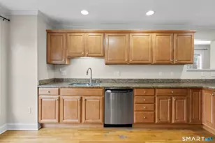 32 Crows Nest Ln, Danbury, CT 06810 - Photo 8