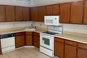 499 Scott Rd, Waterbury, CT 06705 - Photo 6