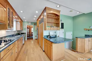 52 Center Dr, Greenwich, CT 06870 - Photo 8