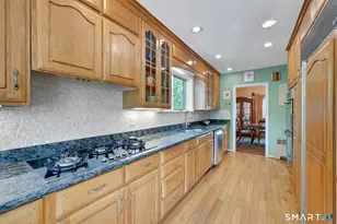 52 Center Dr, Greenwich, CT 06870 - Photo 12