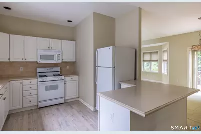 194 Summerfield Gardens #194, Shelton, CT 06484 - Photo 14