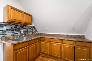 483 Edgewood St, Hartford, CT 06112 - Photo 18