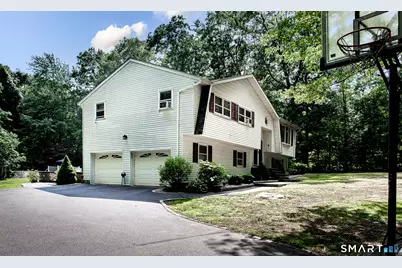 8 Old Towantic Hill Road, Oxford, CT 06478 - Photo 6