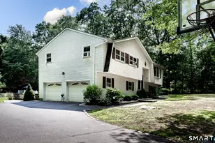 8 Old Towantic Hill Rd, Oxford, CT 06478 - Photo 6