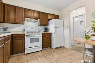 55 Thompson St, East Haven, CT 06513 - Photo 12