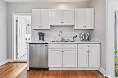 30 Melrose Avenue, Waterbury, CT 06705 - Photo 8