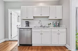 30 Melrose Ave, Waterbury, CT 06705 - Photo 8