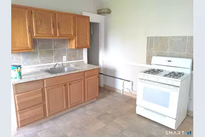 121 Lounsbury Street #1W, Waterbury, CT 06706 - Photo 2