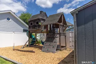 18 Waverly Rd, Branford, CT 06405 - Photo 32
