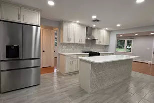 82 Crown St, Trumbull, CT 06611 - Photo 12