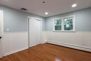82 Crown St, Trumbull, CT 06611 - Photo 8