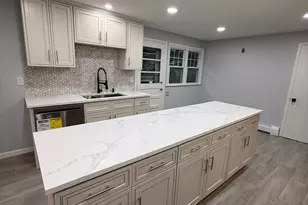 82 Crown St, Trumbull, CT 06611 - Photo 14