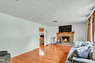 82 Crown St, Trumbull, CT 06611 - Photo 8