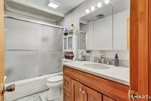 82 Crown St, Trumbull, CT 06611 - Photo 12