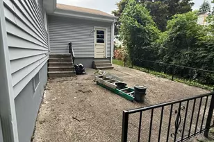 82 Crown St, Trumbull, CT 06611 - Photo 24