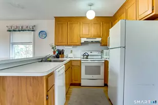 18 Atlantic Ave, Groton, CT 06340 - Photo 2