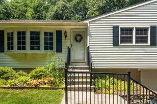 19 Crestwood Dr, Wolcott, CT 06716 - Photo 4