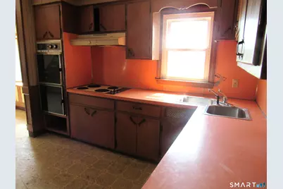 33 Hillcrest Avenue, West Haven, CT 06516 - Photo 2