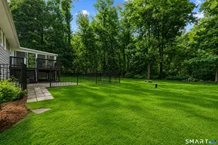 8 Fleetwood Dr, New Fairfield, CT 06812 - Photo 34